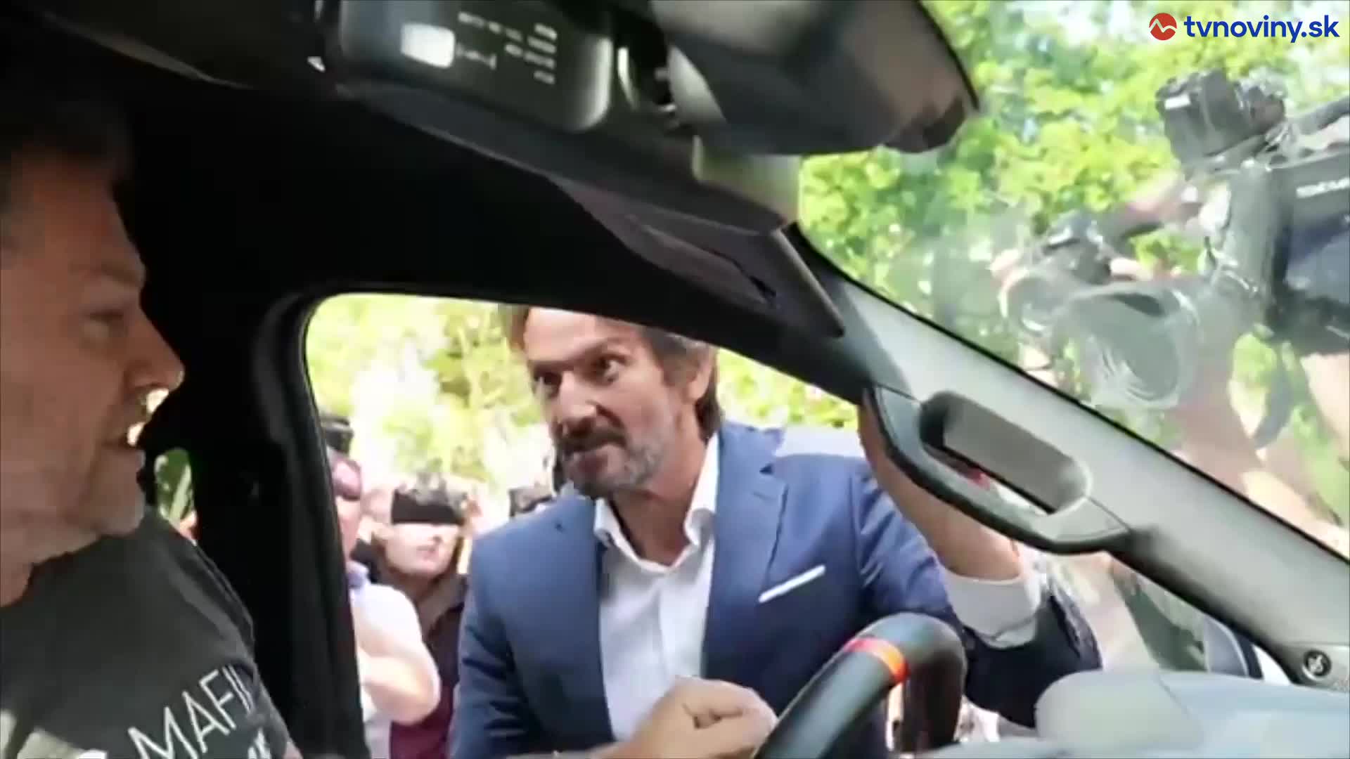 Igor Matovič potýčku so Smerom vysielal naživo na Facebooku