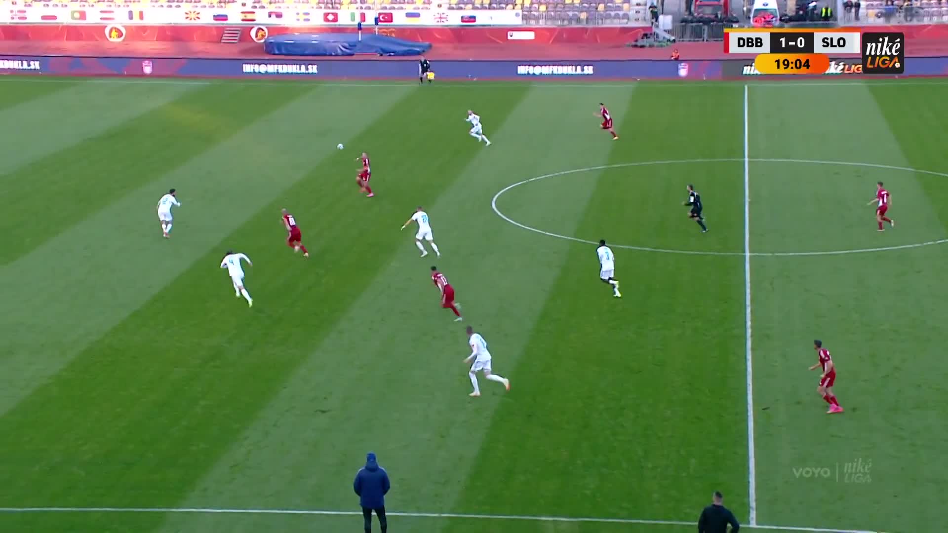 Banská Bystrica - Slovan 0:1 ( 9. kolo).
